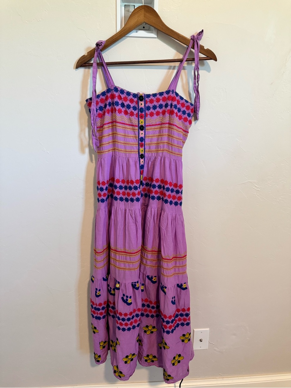 OLIPHANT
TIE STRAP BUTTON MIDI LILAC LUCKNOW